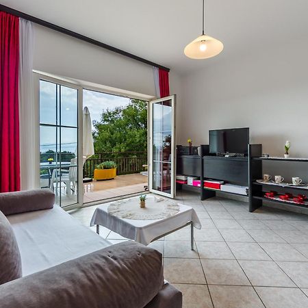 Apartments Claudia Šmrika Екстериор снимка