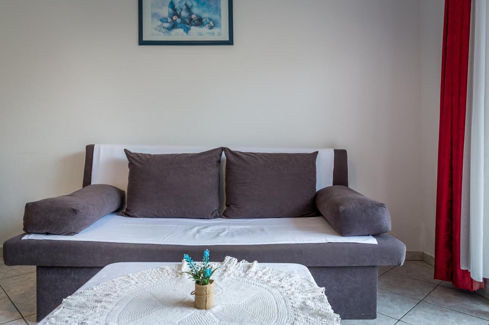 Apartments Claudia Šmrika Екстериор снимка