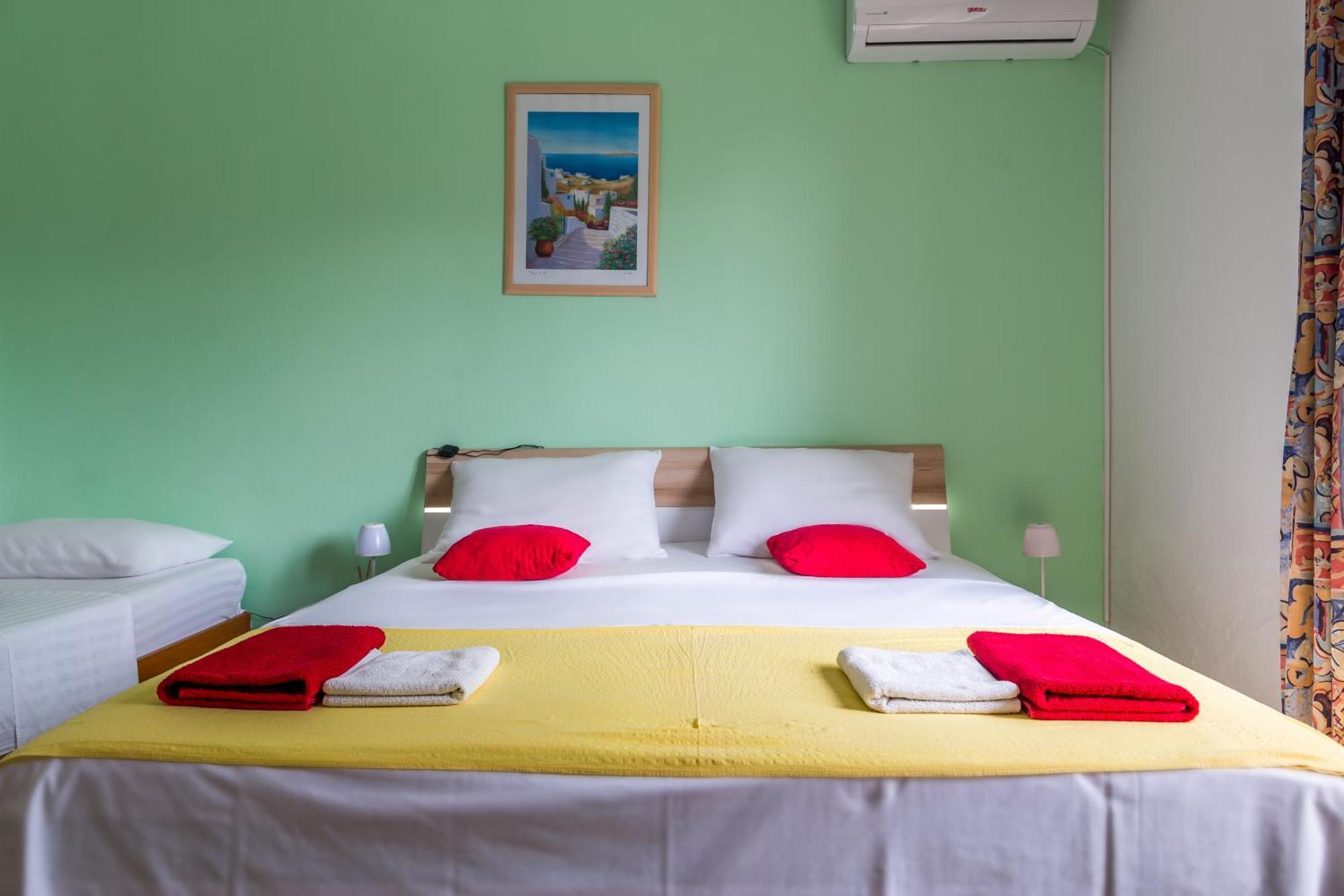Apartments Claudia Šmrika Екстериор снимка