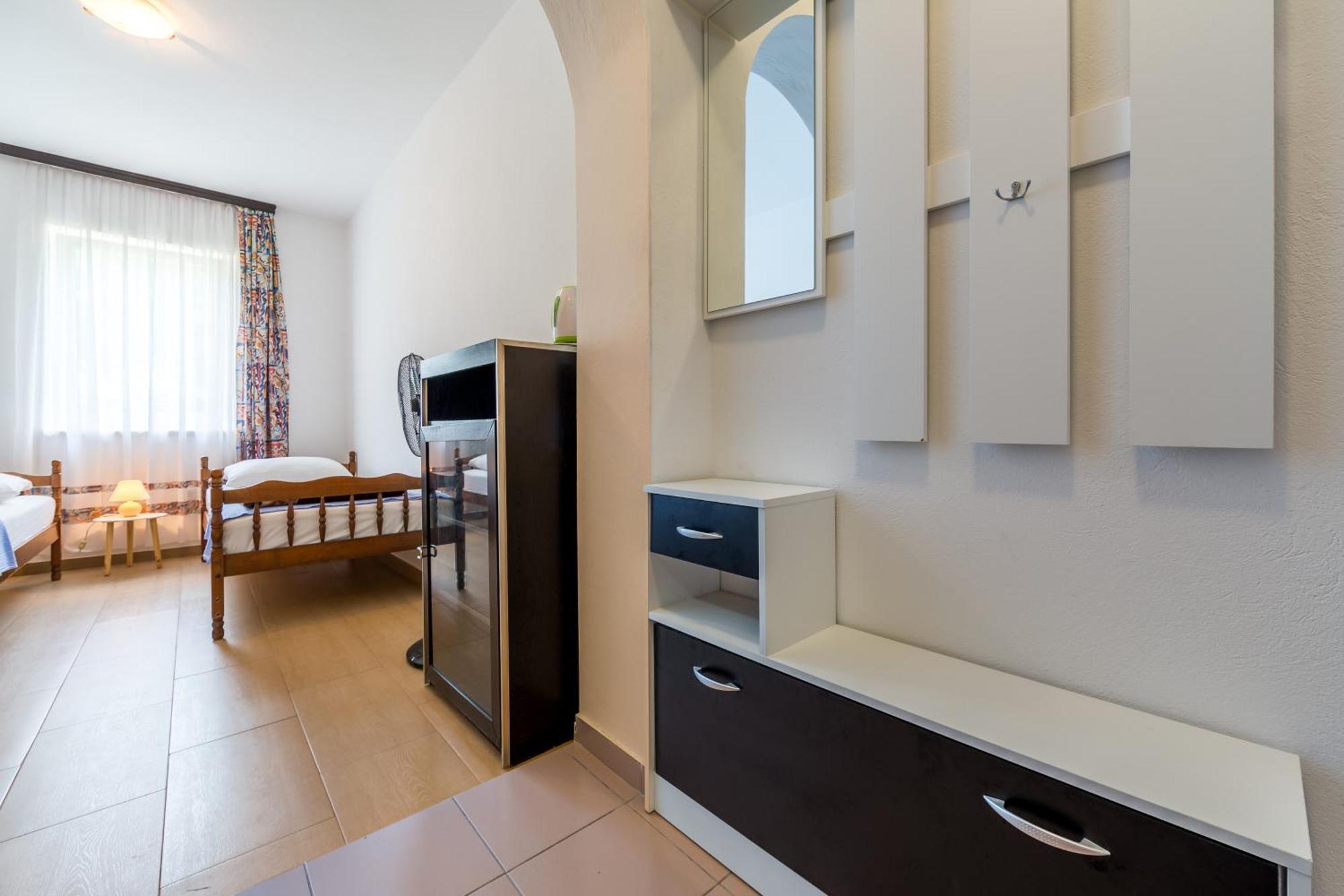 Apartments Claudia Šmrika Екстериор снимка