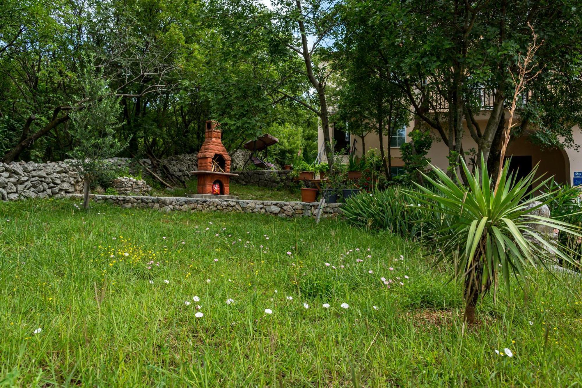 Apartments Claudia Šmrika Екстериор снимка